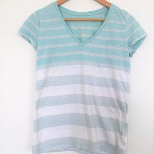 GAP classic v-neck Tee